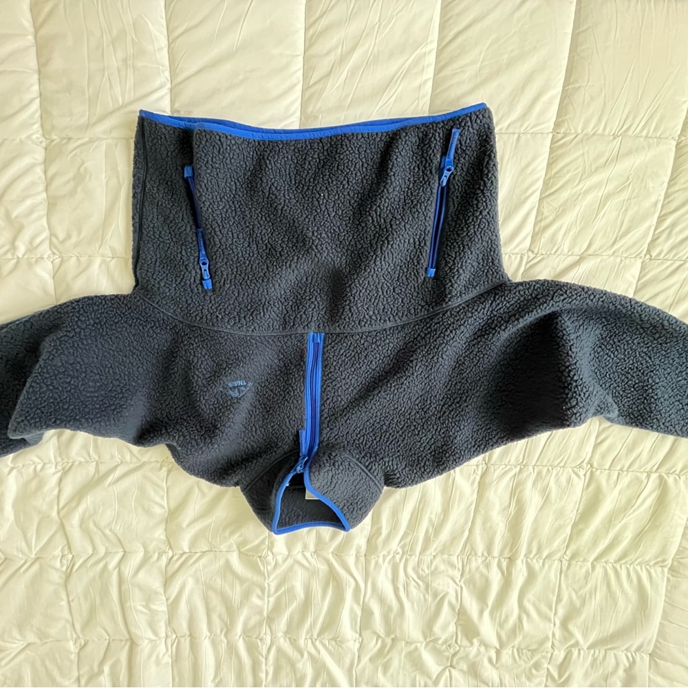 TNA Dark Blue Fleece with Bright Blue Trim - Picture 3 of 4